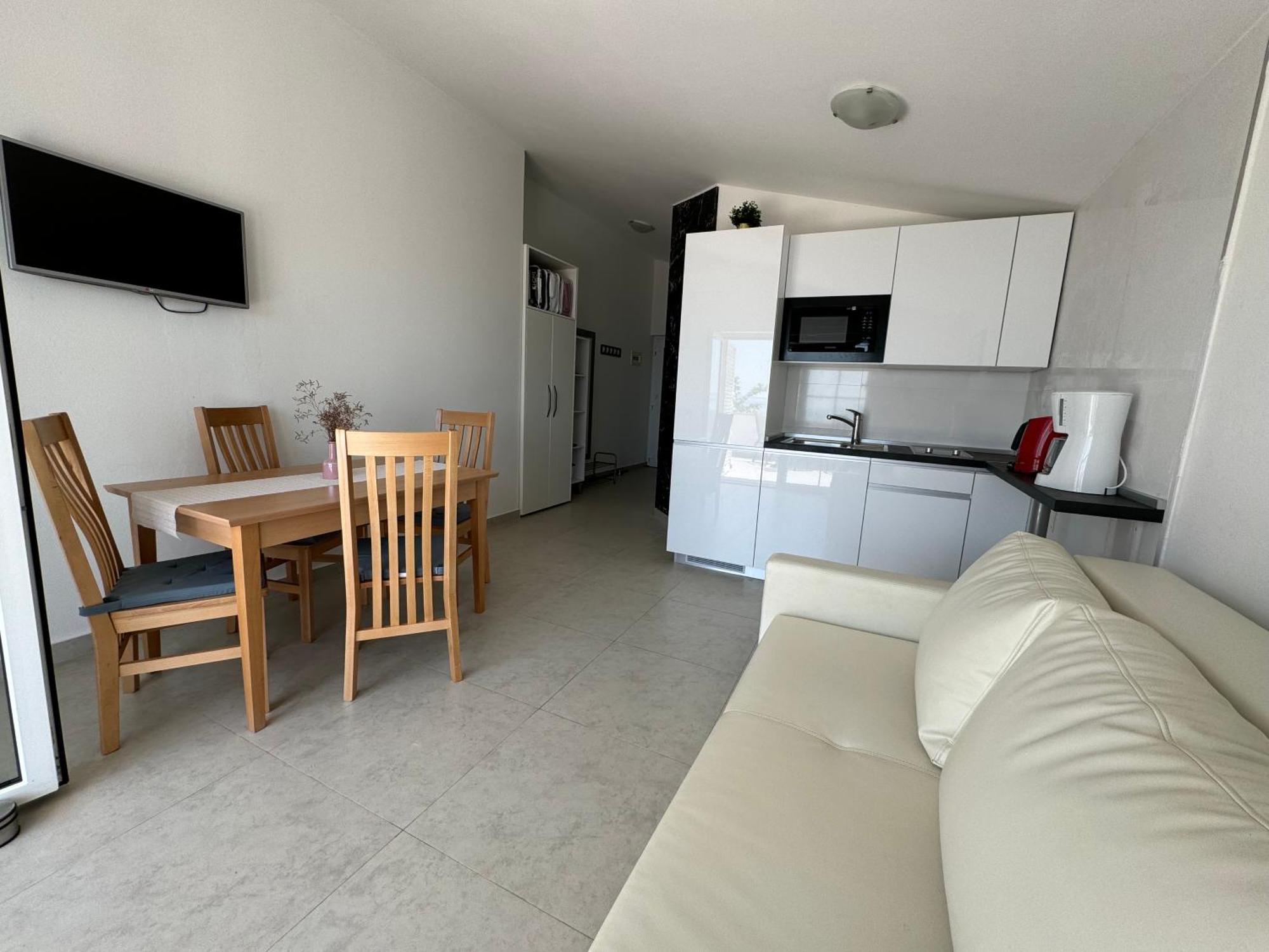 Mirakul Apartments Vir Extérieur photo
