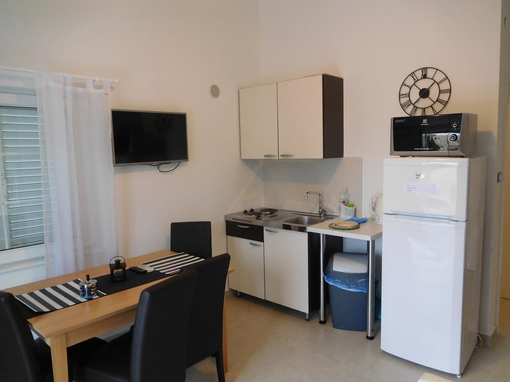 Mirakul Apartments Vir Extérieur photo