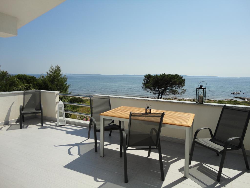 Mirakul Apartments Vir Extérieur photo