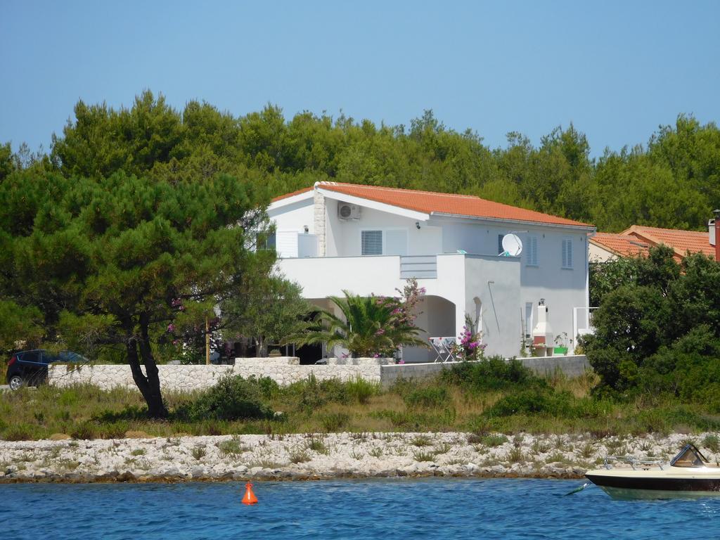 Mirakul Apartments Vir Extérieur photo