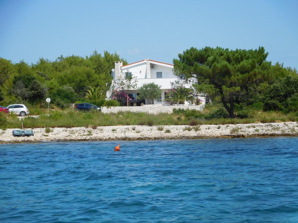 Mirakul Apartments Vir Extérieur photo