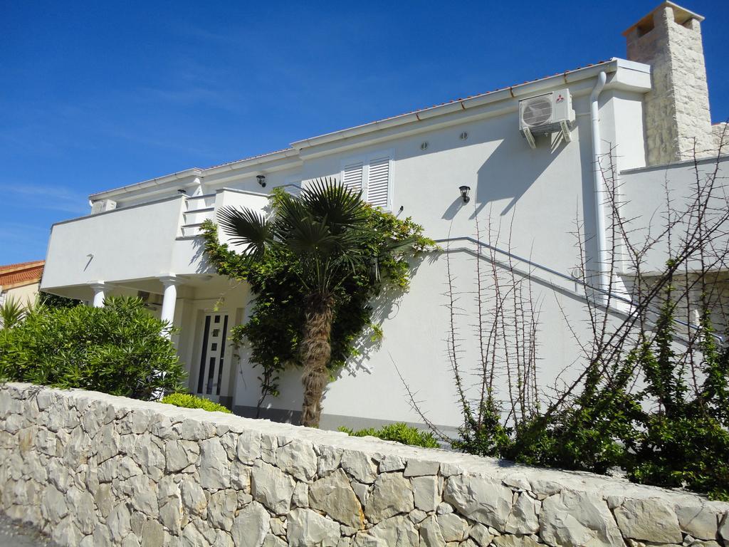 Mirakul Apartments Vir Extérieur photo