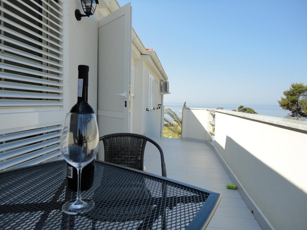 Mirakul Apartments Vir Extérieur photo